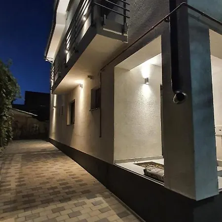 Spital Fundeni Apartment